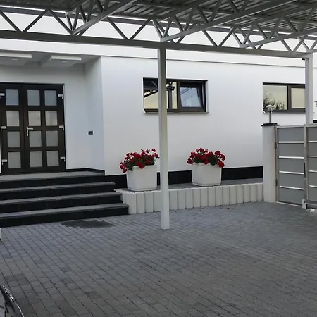 Zephyrus зефір 4*