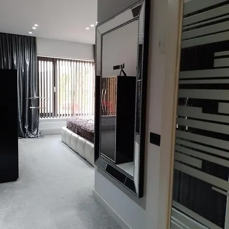 Zephyrus зефір 4*