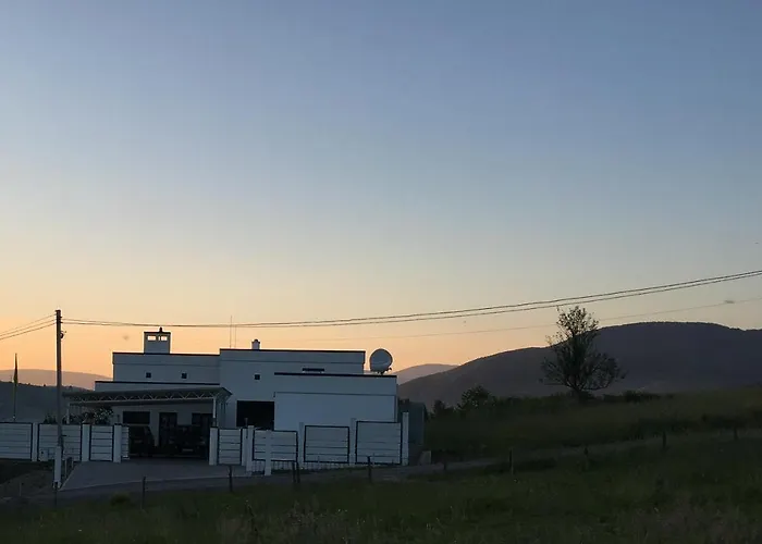 Zephyrus зефір 4*