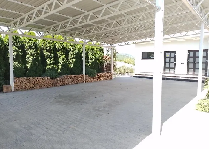 Zephyrus зефір 招待所