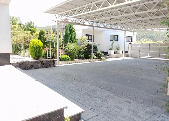 招待所 Zephyrus зефір 4*