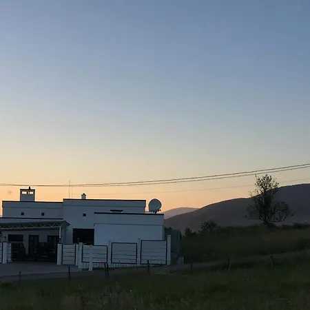 Zephyrus зефір 4*